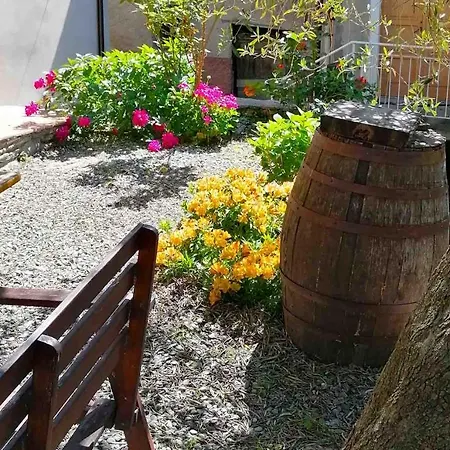 La Chouette Bed & Breakfast *